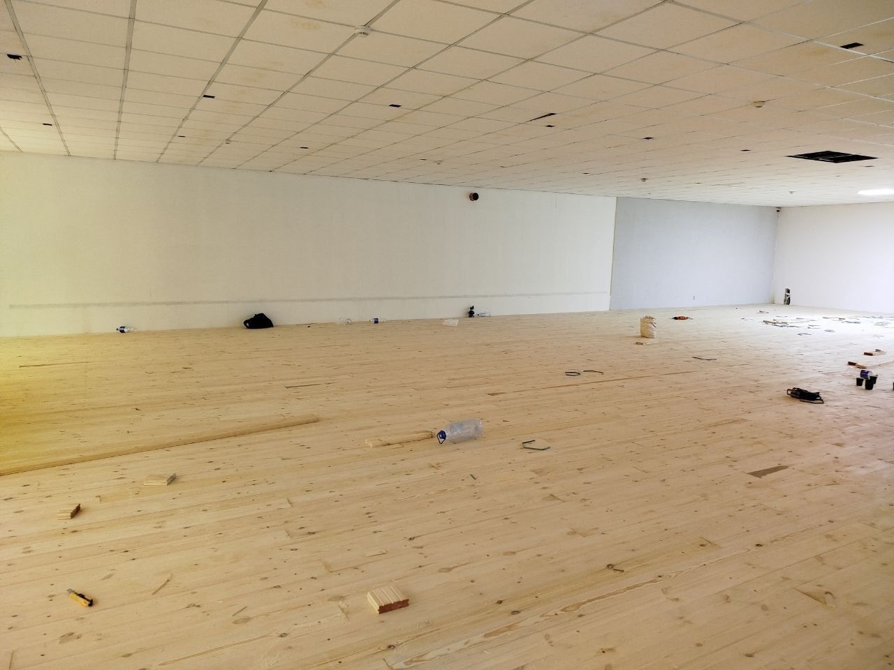 Аренда 18м²-30м²-50м²-130м²-500м² в доль дороги цокольный -1-2-3 этажи