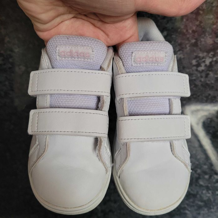 Маратонки Adidas размер 25