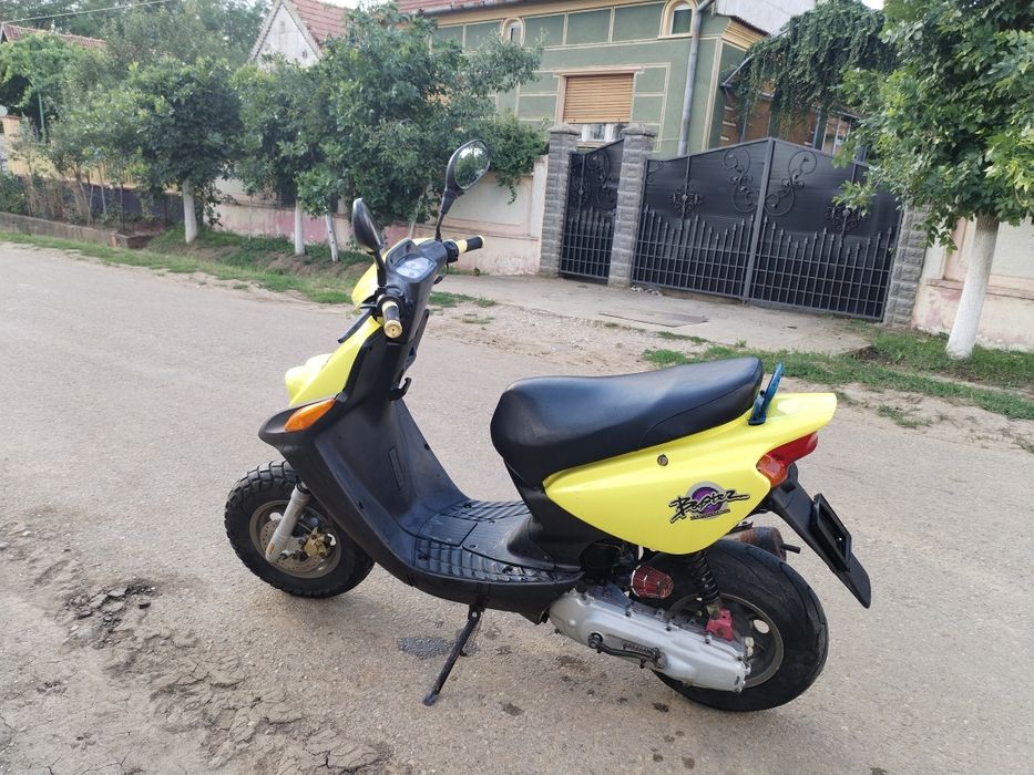 Vând scuter Yamaha mbk