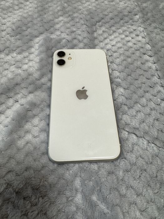 iPhone 11 64GB White – Работи отлично, реални снимки, по договаряне