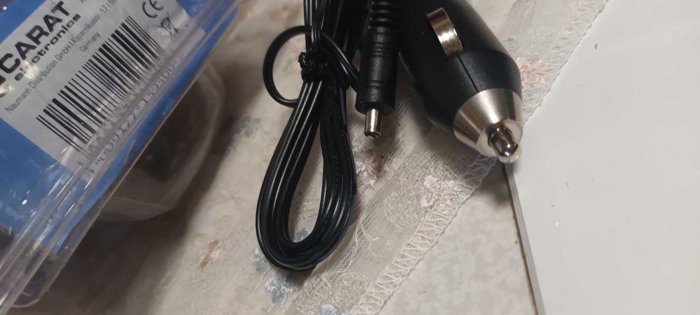 Продавам зарядно устройство 3S 12.6V 1А за кола