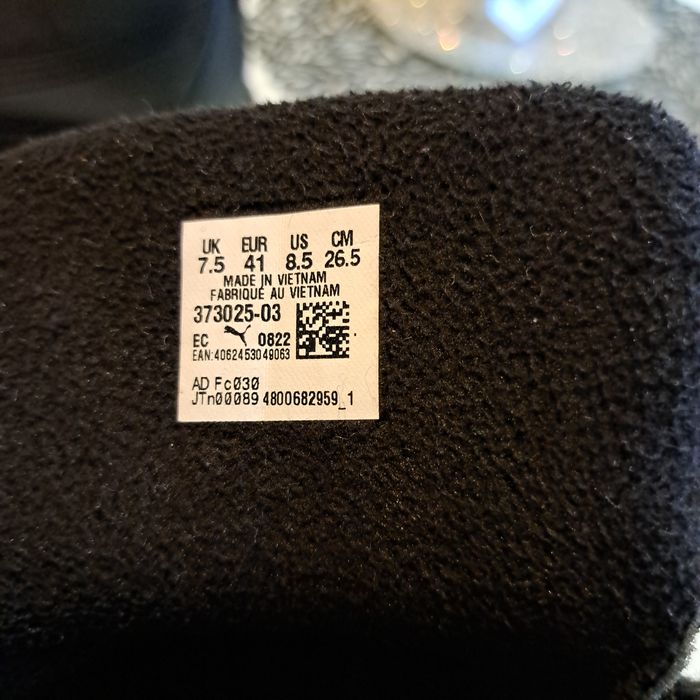 Ghete barbati și adolescenți.