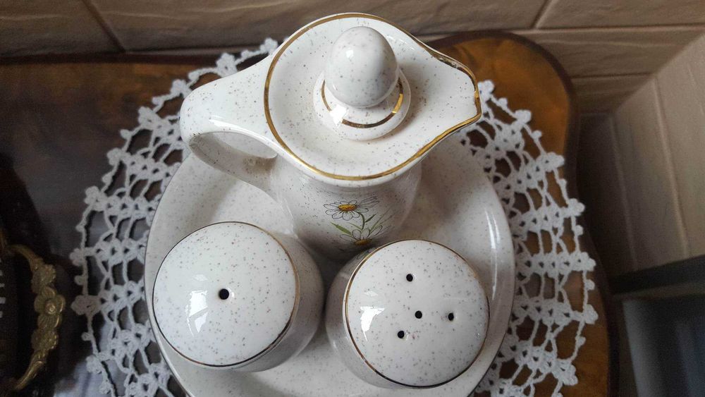 Прекрасен керамичен комплект солнички от Англия