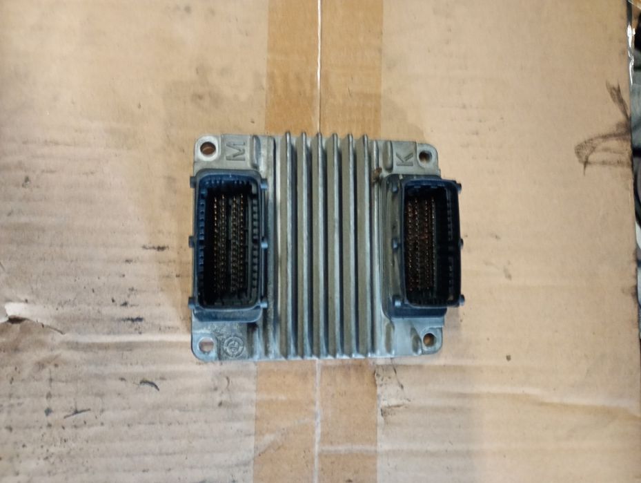 Calculator motor ecu motor opel meriva 1.6 b hfsi 2.5 cod 12245500