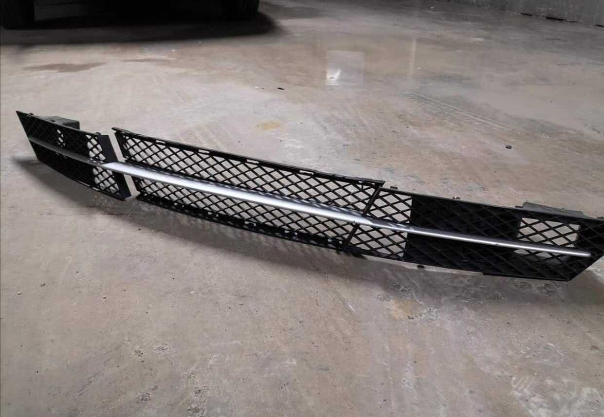 BMW E60 БМВ Е60 решетка за броня