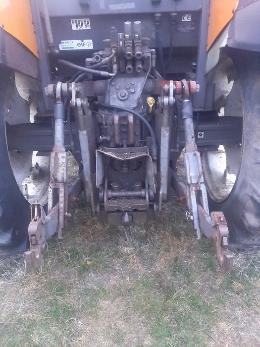 Vand sau schimb tractor Renault Ares 620
