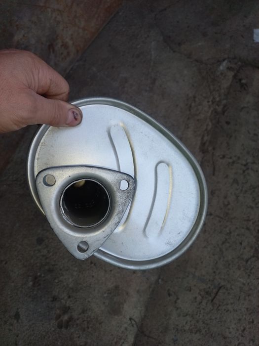 Продам глушитель.