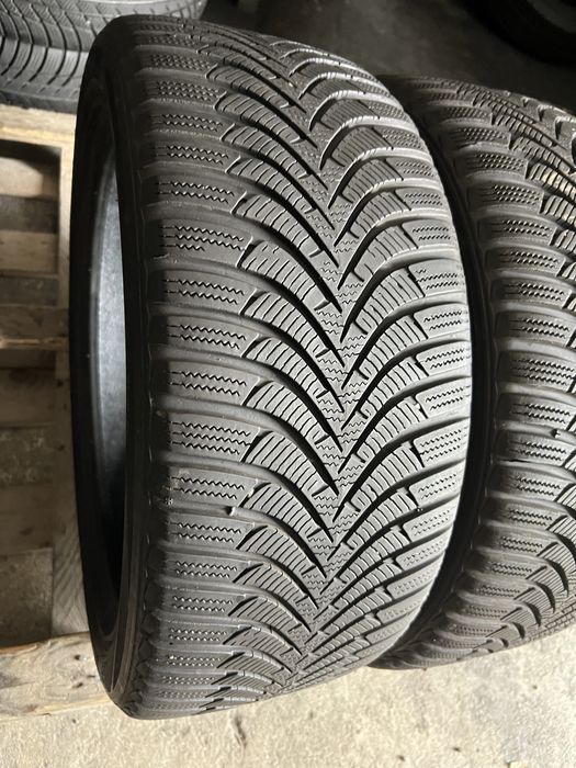 2 anvelope de iarna 225/45/17 Hankook!