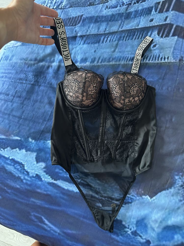 Бельото Victoria Secret, размер ХС, цена 100 лв