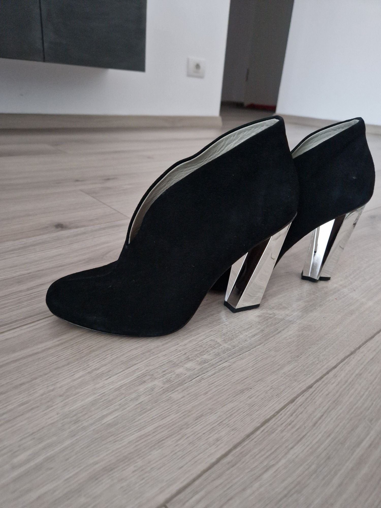 Botine negre piele 39, toc oglinda