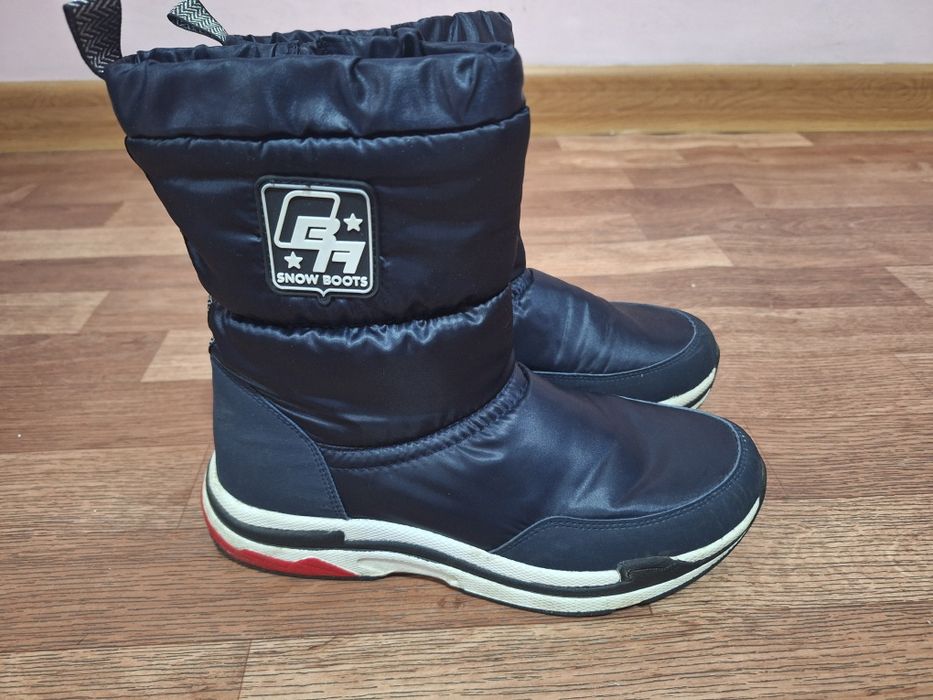 Срочно продаётся полусапожки в отличном состоянии 37-размер