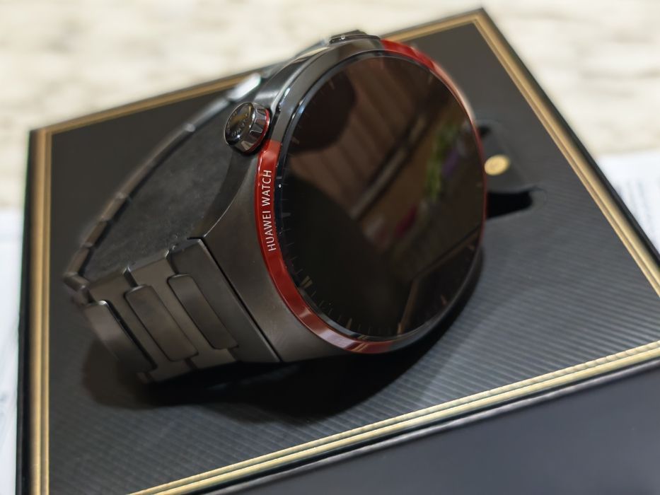 Huawei Watch 4 Pro Space Edition! Като Нов! Гаранция Yettel 2026 г.
