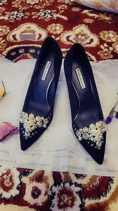 Ayollar va qizlar uchun tufli