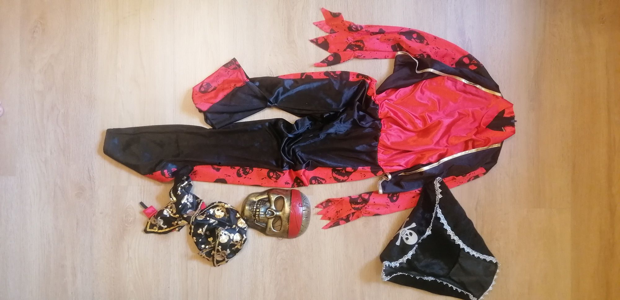 Costume si accesorii carnaval (7 produse)