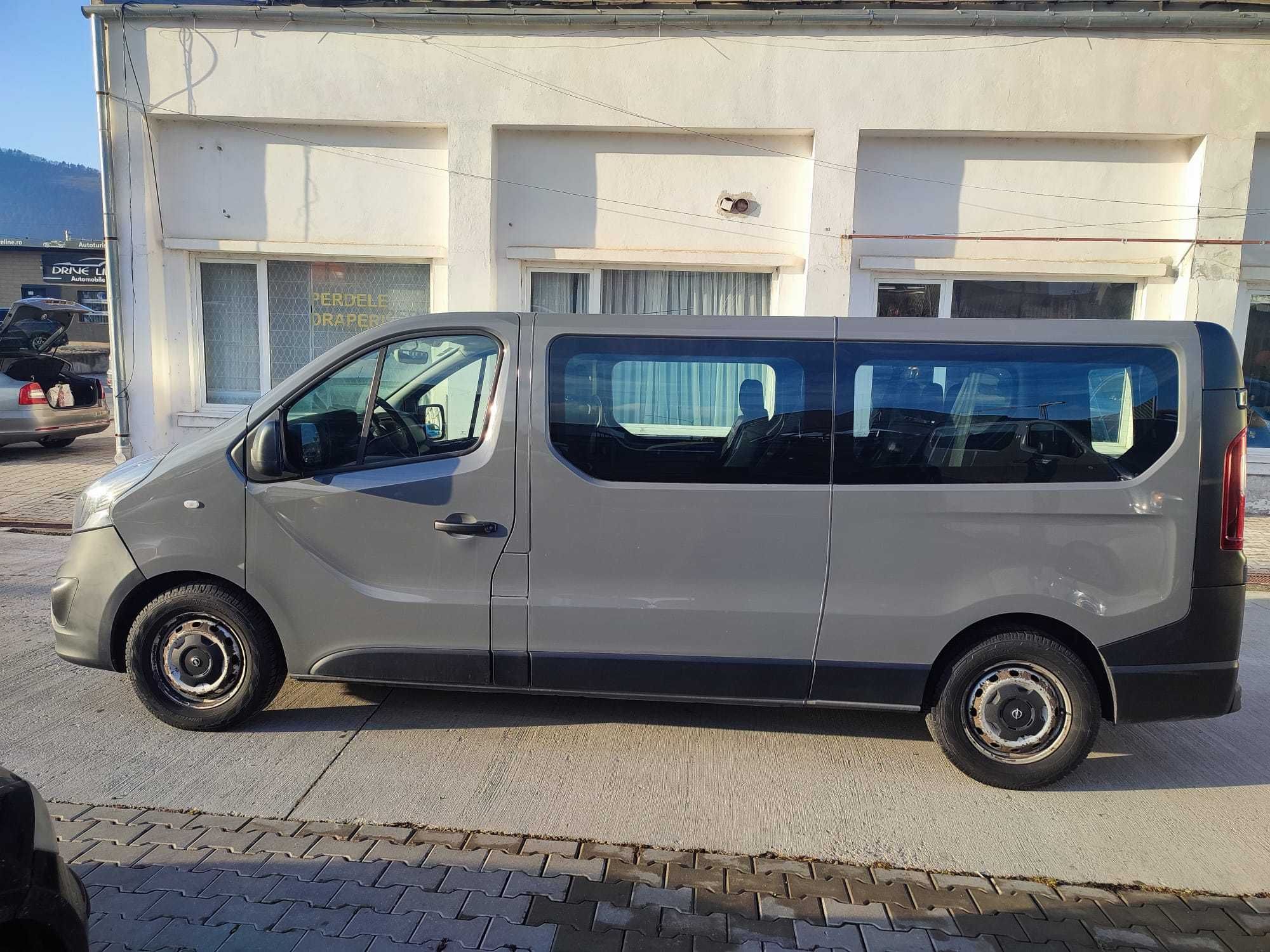 VAND Minibus 8+1 locuri - OPEL VIVARO 1,6 cc - fabricatie 2016