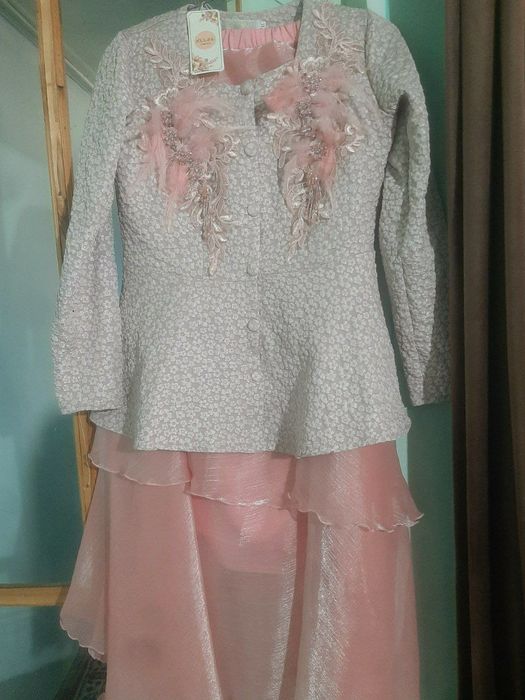 продаются женский платье разний