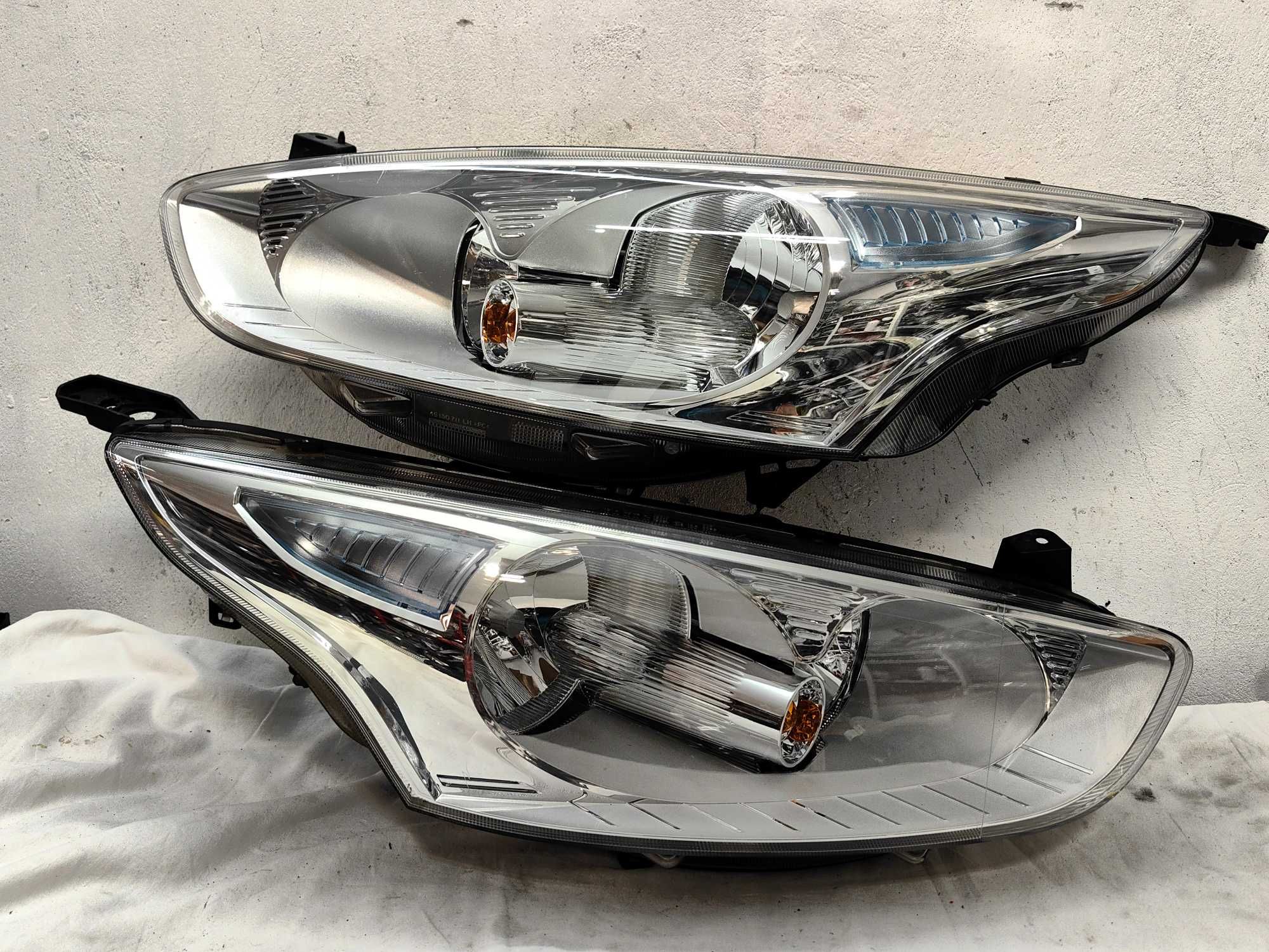 Оригинални  фарове  Форд  Ford B-Max