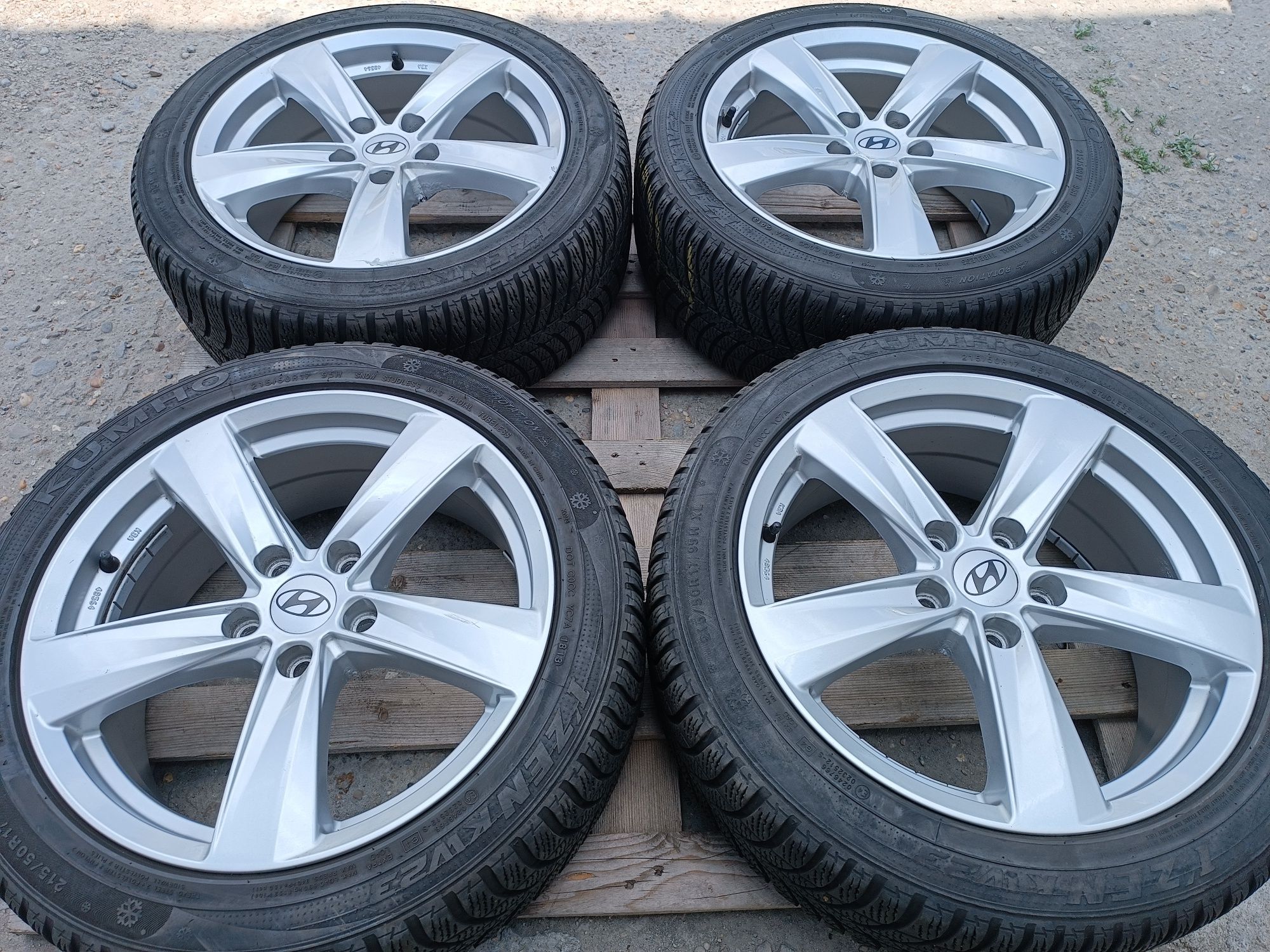 Лети джанти 17ки 5х114.3 Hyundai + зимни гуми 215/50/17 Kumho