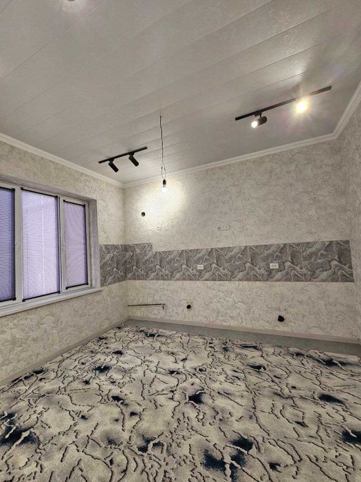 Сергели. Чорток махалляси.  2.8 сотихда 5 хонали уй сотаман.