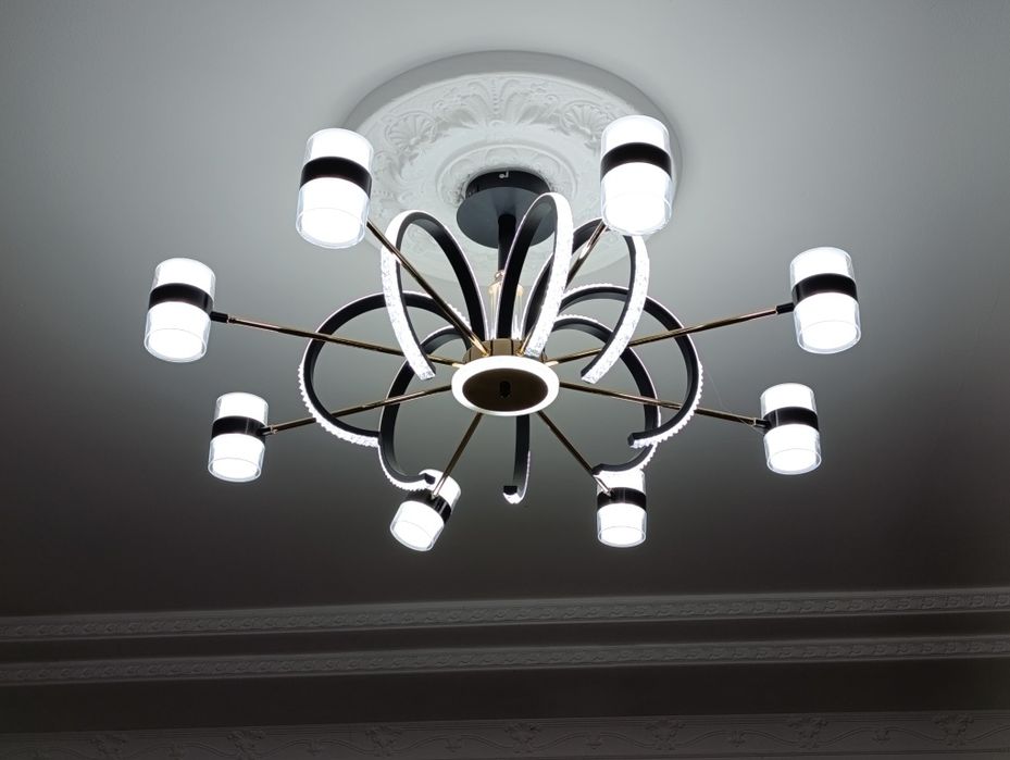 Продается  Люстра