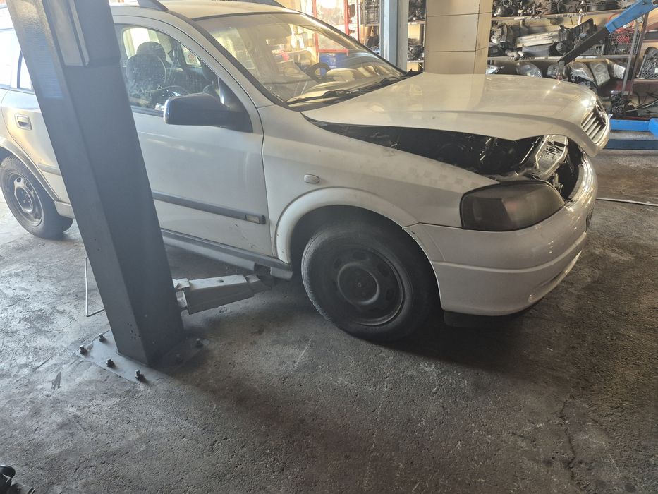 Dezmembrez astra g 1.7