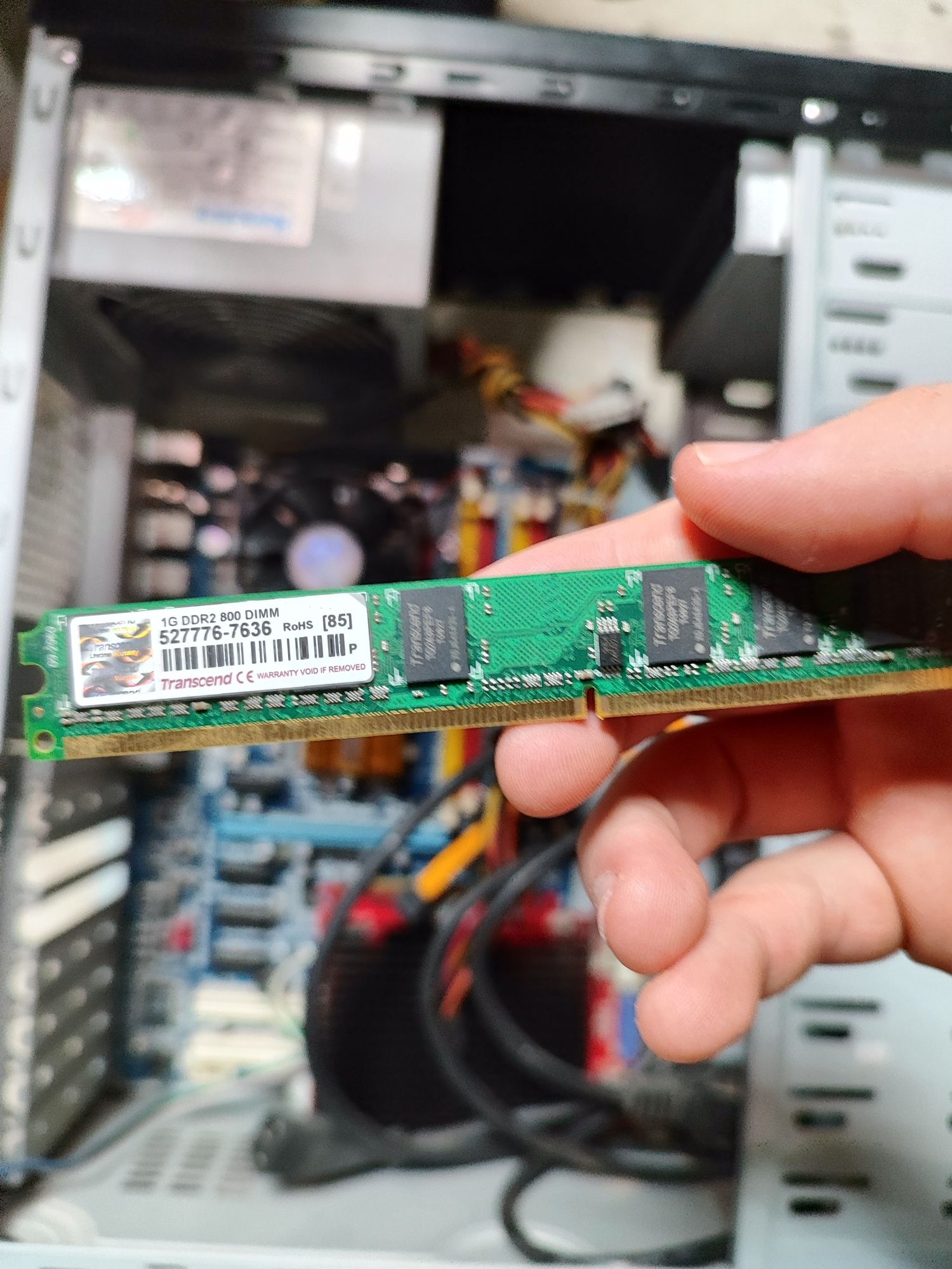 Продаю офисный Компьютер, рабочий нужен только ssd/hdd подходит для оф