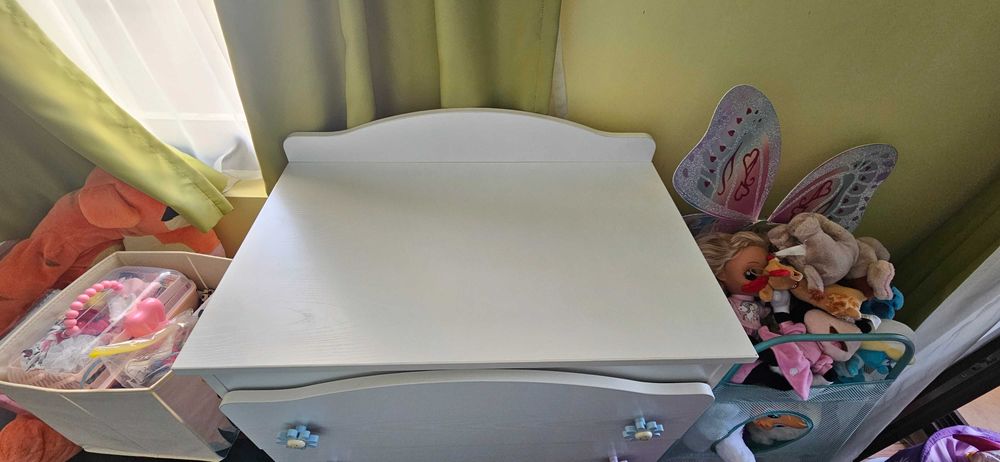 Продавам скрин за детска стая