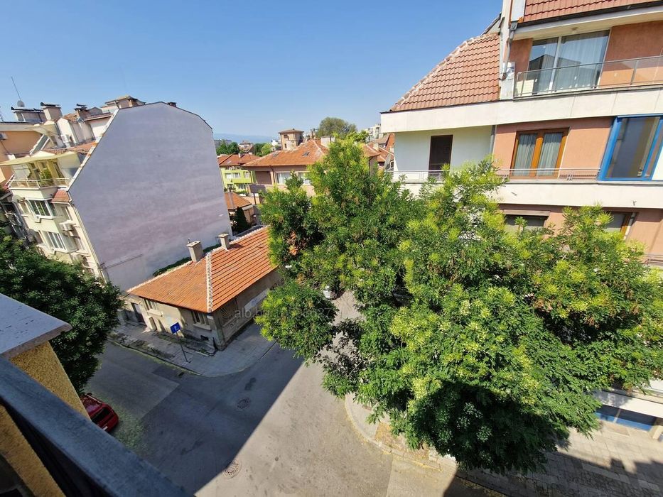 Дава се под наем Двустаен апартамент в Пловдив, Център - 49 кв.м за 357 € - Снимка #12