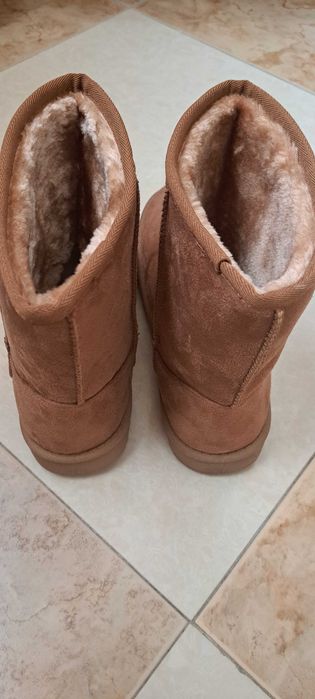 Угги (сапоги утеплённые)