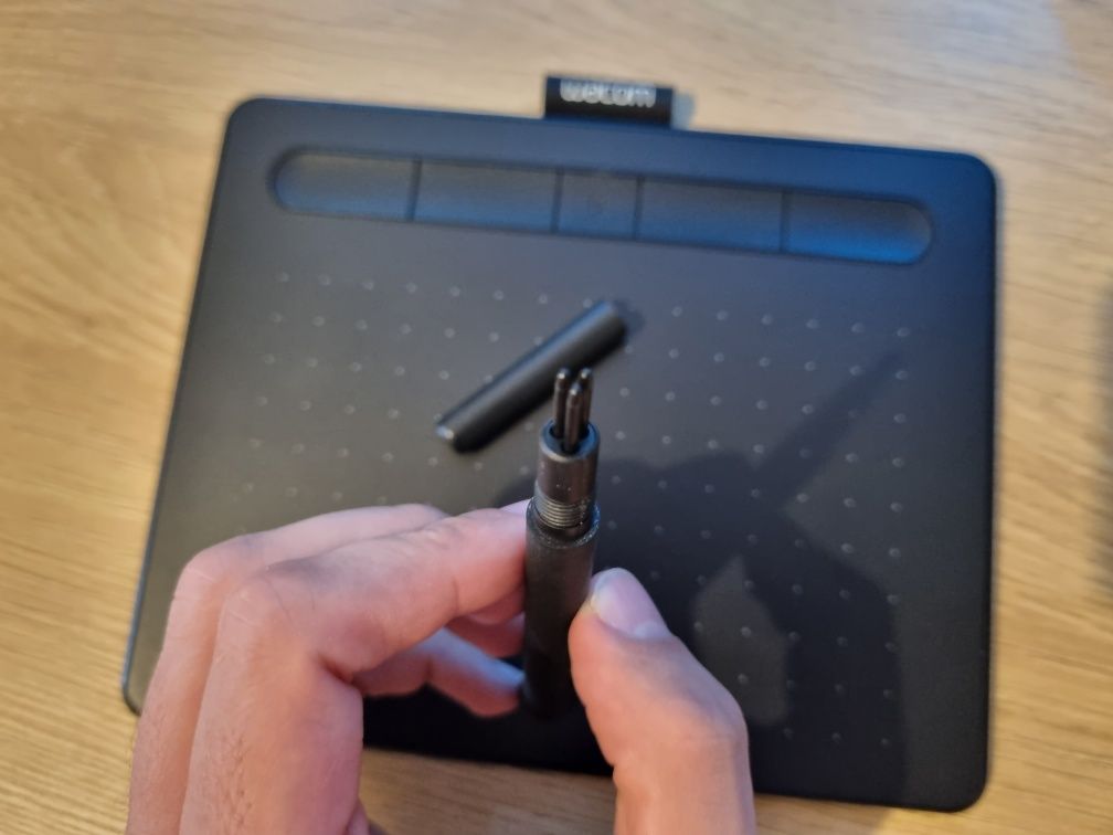 Tableta grafica wireless Wacom Intuos S