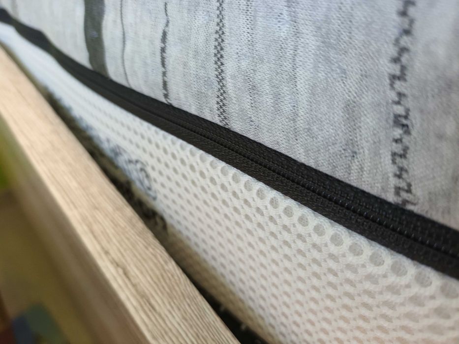 Легло сандвич / две легла