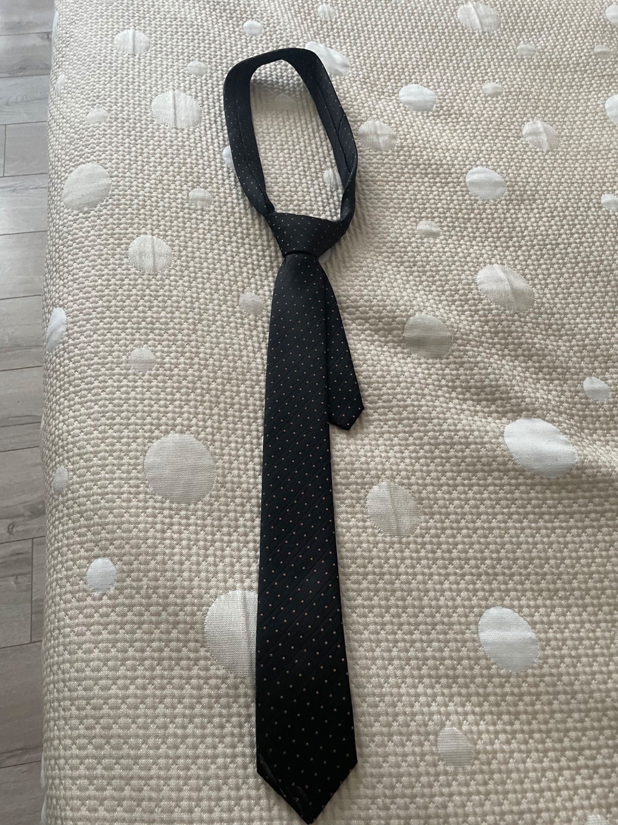 Официален мъжки костюм ZARA Black Tag, комплект с 2 ризи и вратовръзка
