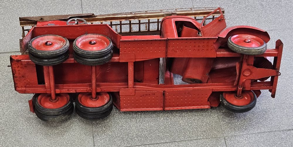 Пожарна машина стара играчка от 60 - те годин.и