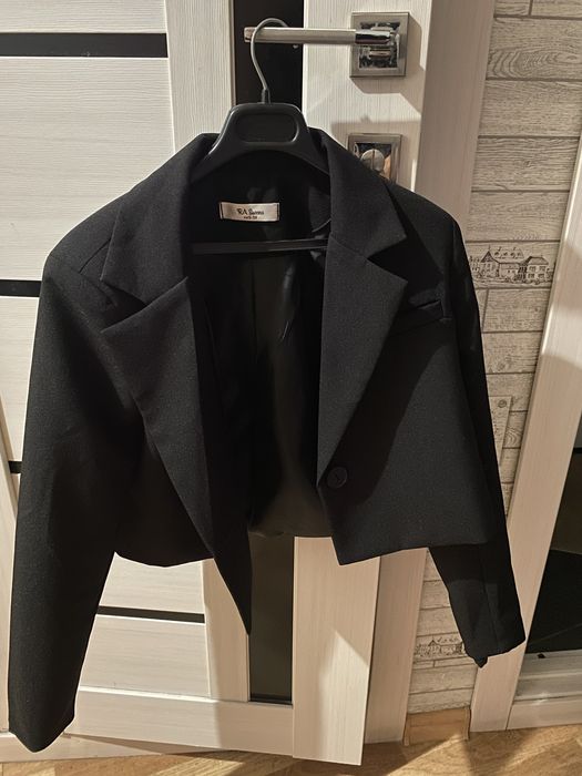 Кроп пиджак черный