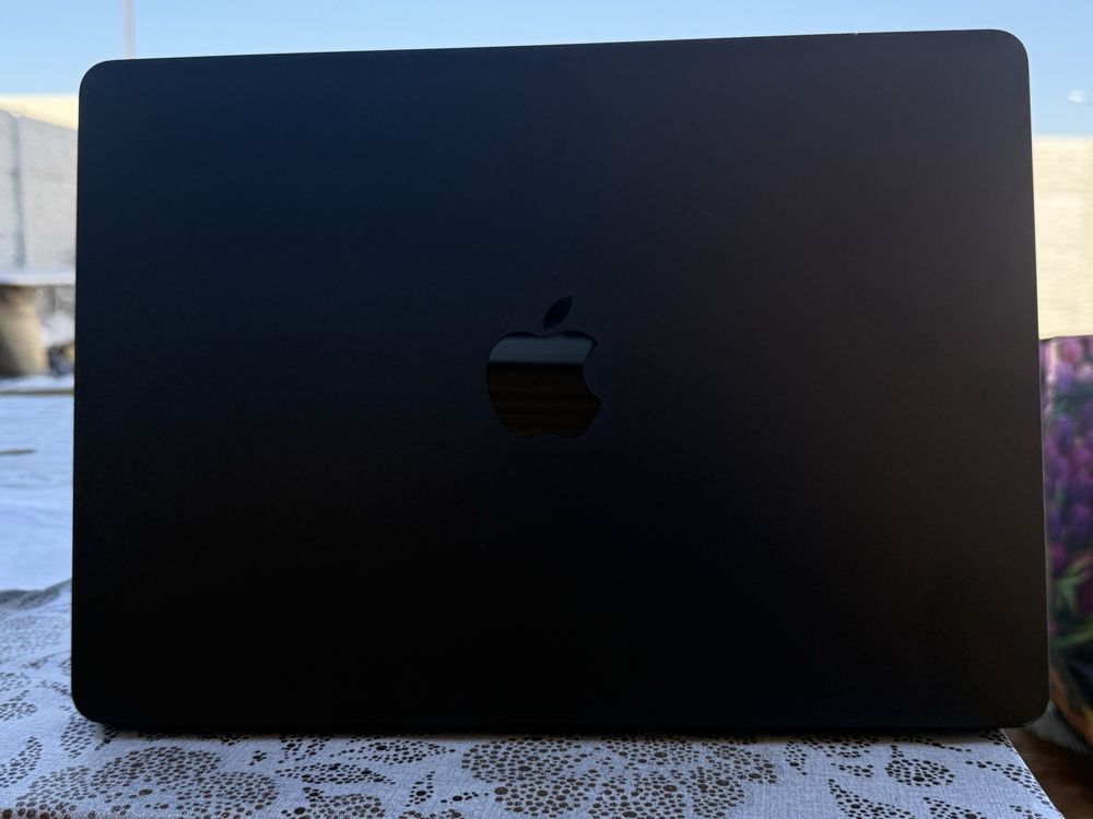 Macbook air 2022 Pret 3000 lei