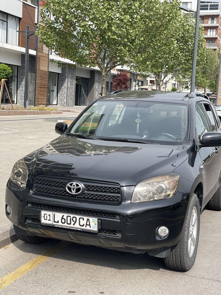 Toyota RAV 4 2008 год 2.4л мотор