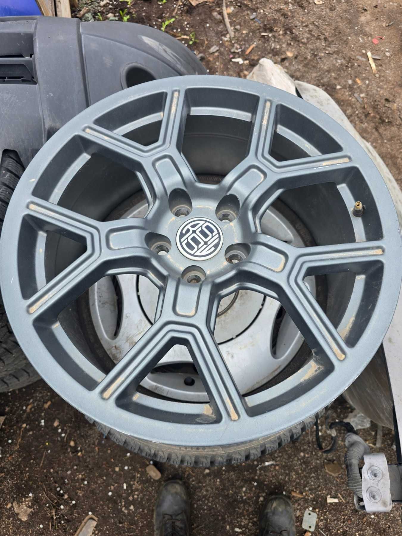 Продавам 1бр. лета джанта 18" за Jeep Compass '20