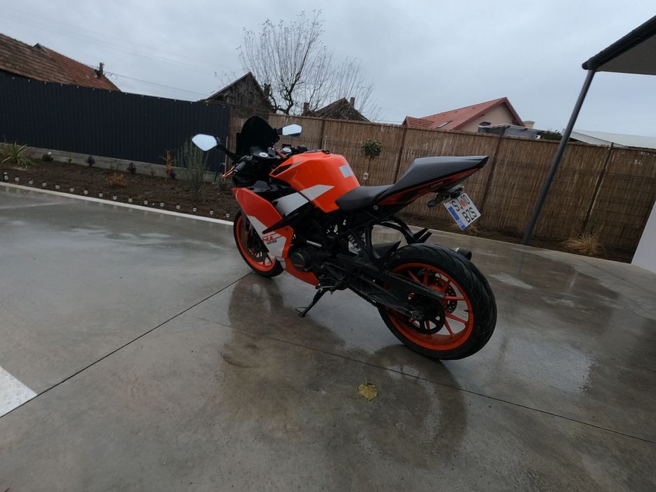Vând KTM RC125 2017