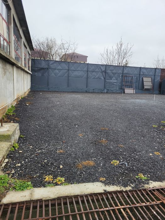 Închiriez Teren-Parcare