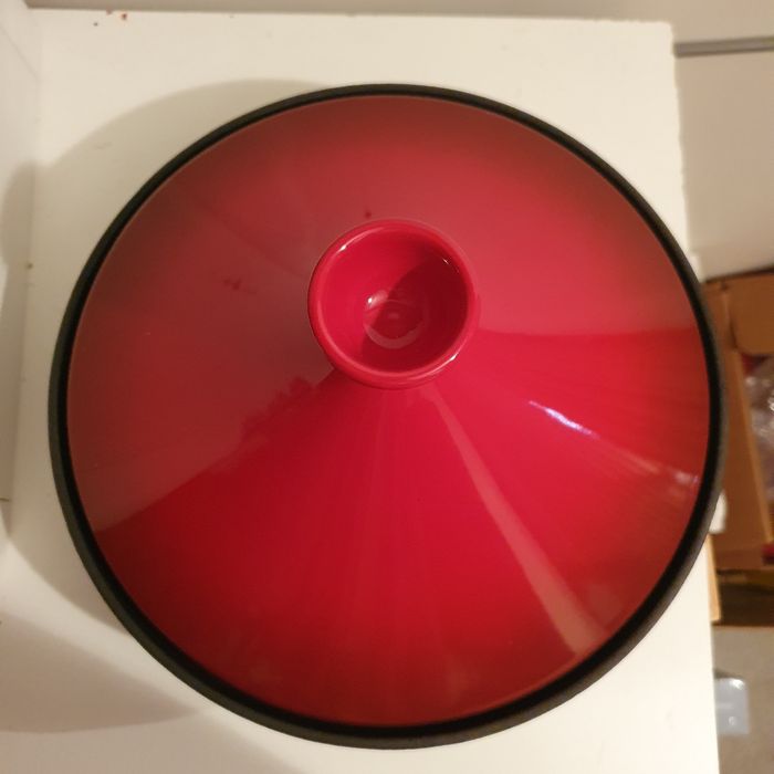 Vas tajine marocan, oala din fonta, capac conic din ceramica