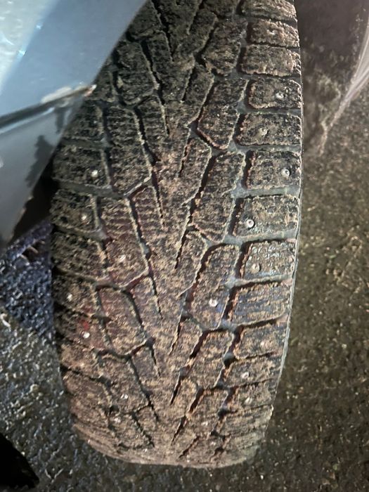 Продам зимние шины Шипы  кордиант r16