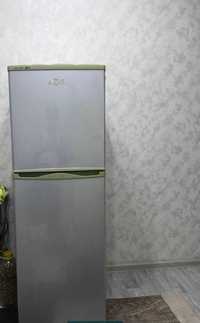 Холодильник  No Frost. Двухкамерный. Корея.
