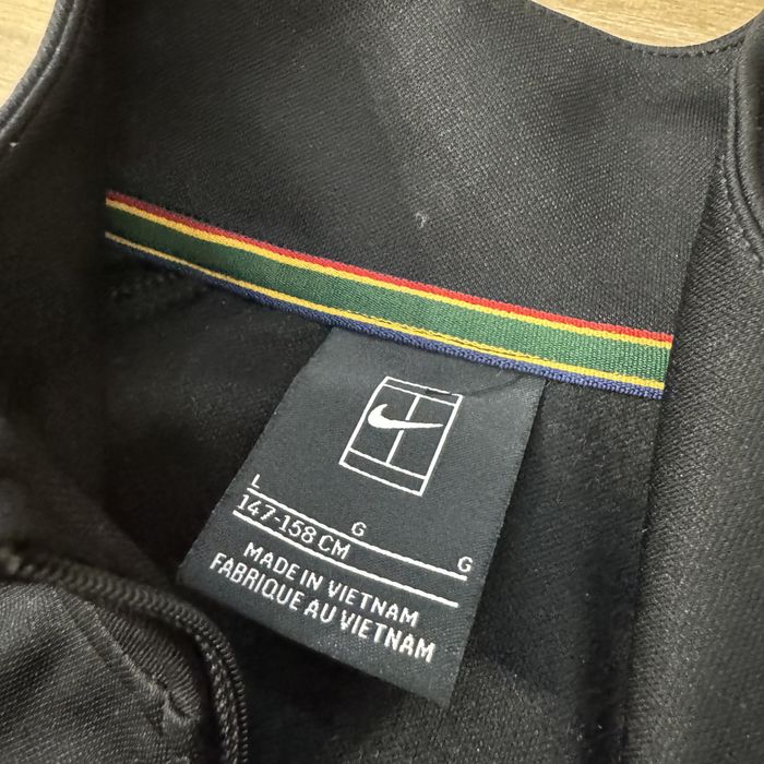 Суичъри Nike, Under Armour