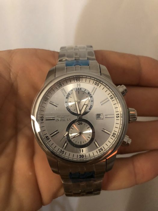 Invicta чисто нов и оригинален часовник
