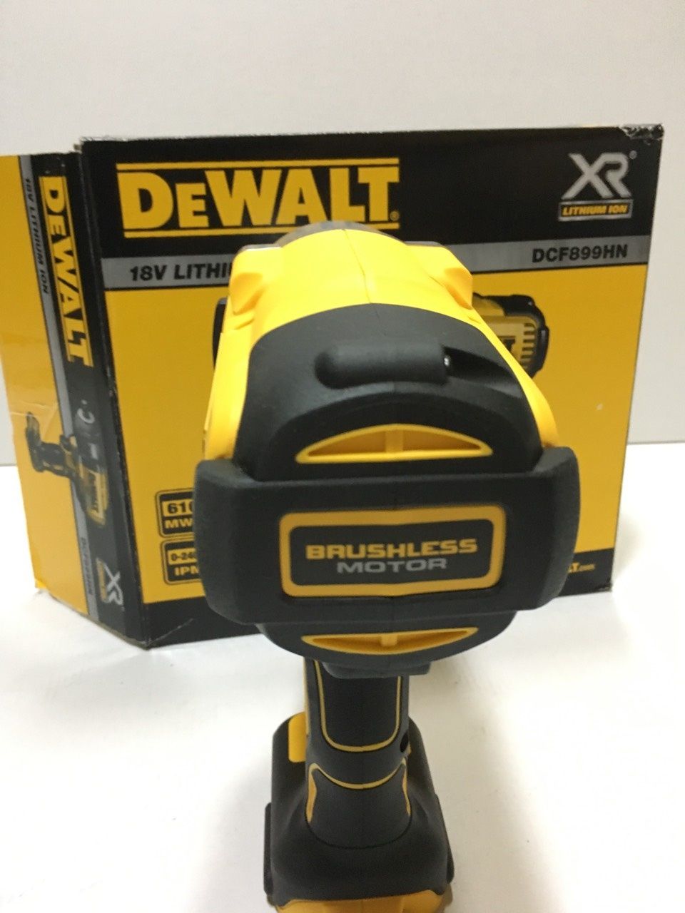 Гайковерт DeWALT DCF899/950Nm/610W