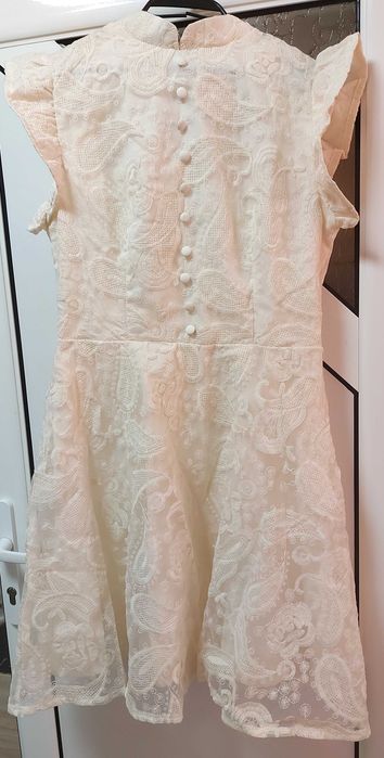 Бяла рокля С размер