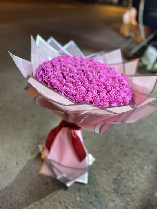 Buchet trandafiri spuma