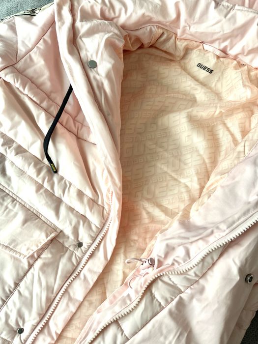 Guess зимно яке в розово