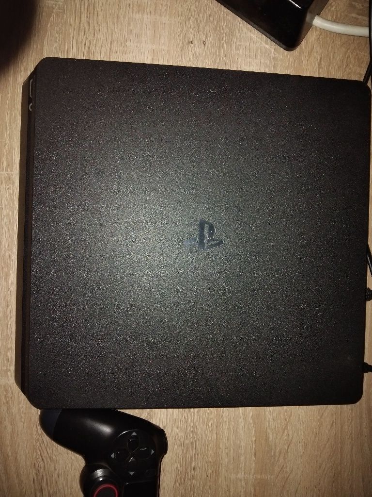 Playstation 4 slim 1tb