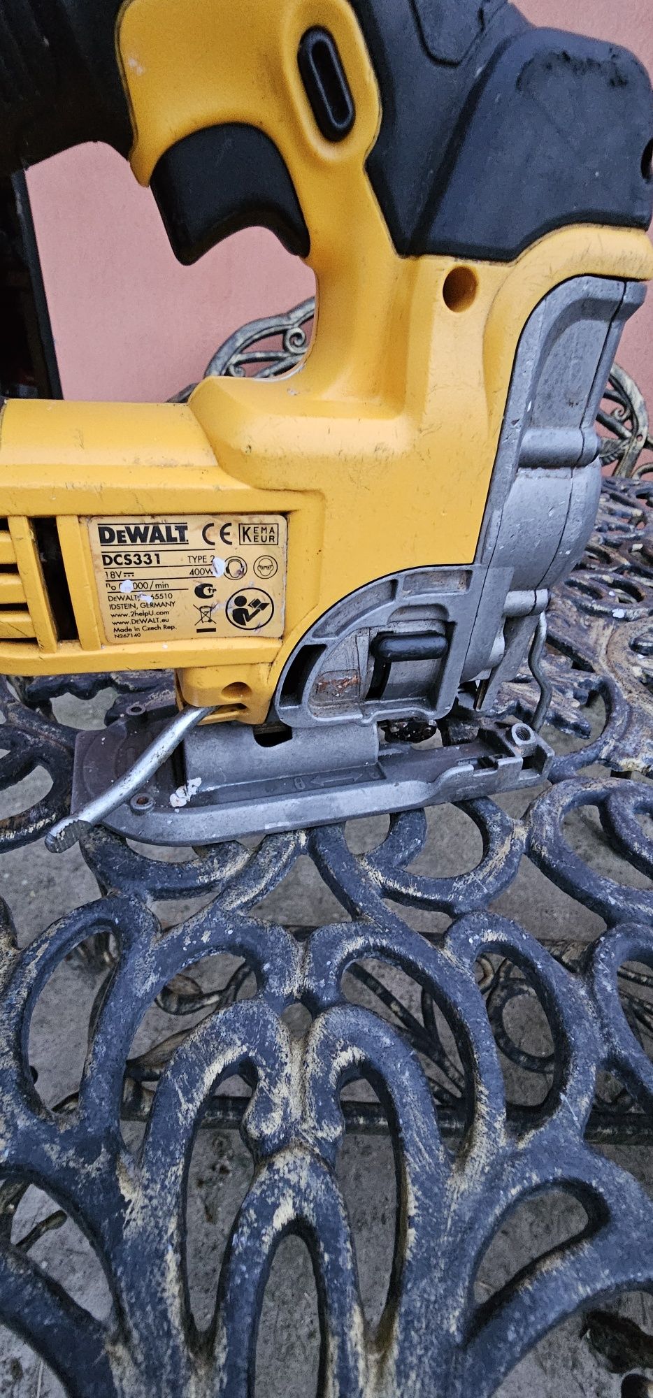 fierastrau pendular dewalt 18v